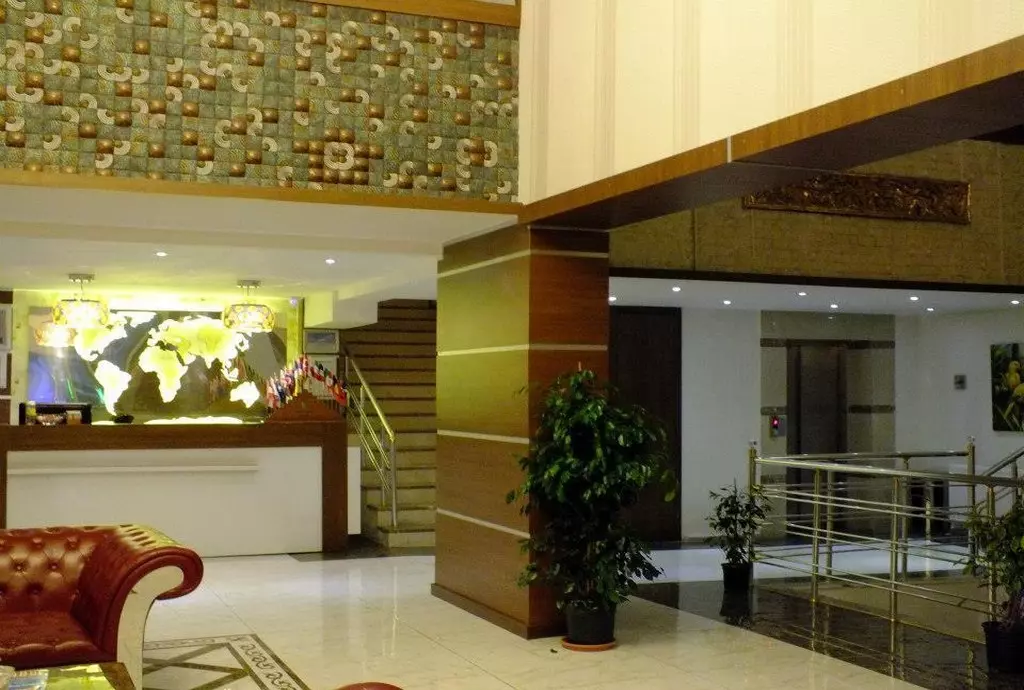 hotel royal berk van_shabavizparvaz_01.jpg